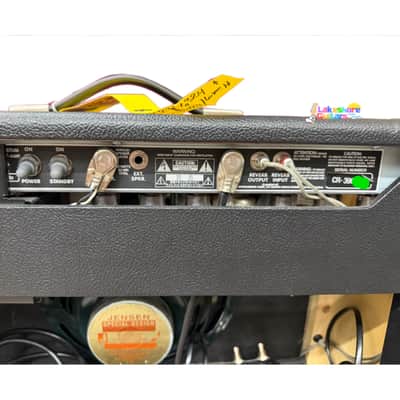Fender '64 Custom Deluxe Reverb-Amp 2-Channel 20-Watt 1x12" Guitar Combo 2017 - Present - Black image 9