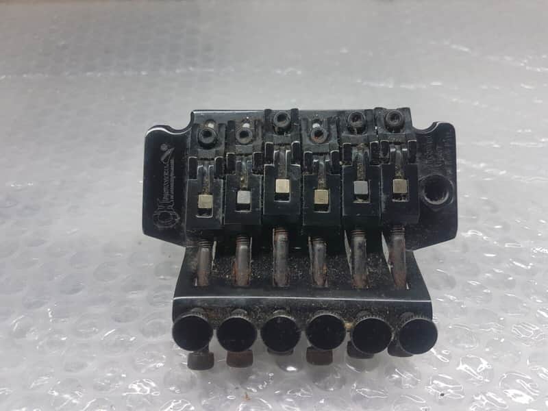 Charvel FINE TUNE TREMOLO BLACK
