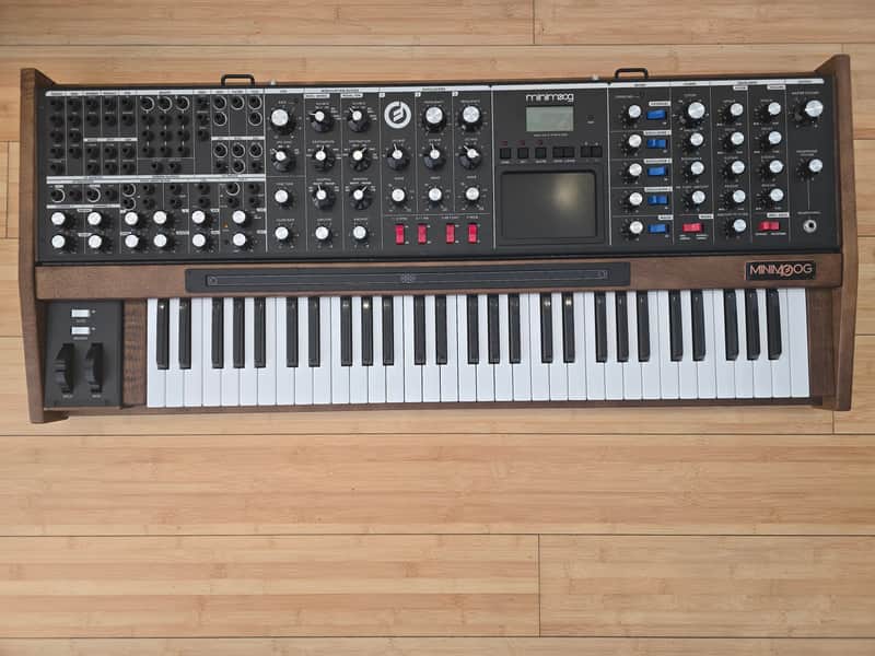 Immagine Moog Minimoog Voyager XL 61-key Analog Synth 2016 - Black and Wood - 1