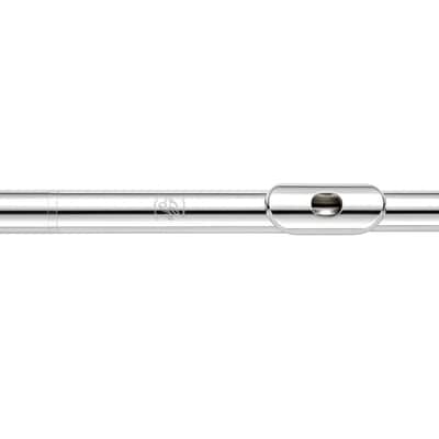 Gemeinhardt 2SP Student Flute – Silver-Plated, Closed-Hole, Offset G, C Foot – with Original Case image 3