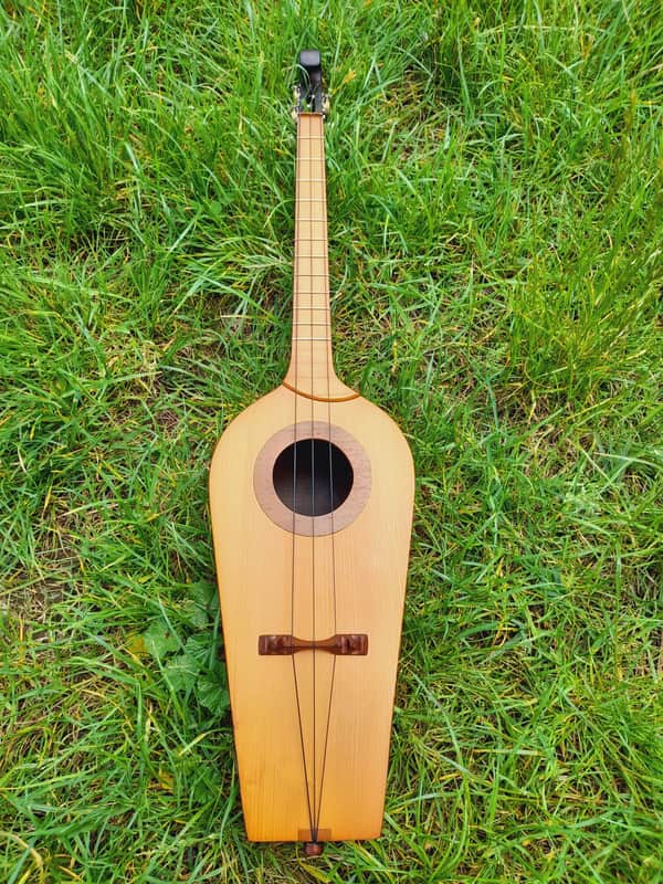 Georgian folk music instrument Panduri | String instrument Panduri | ფანდური | Fanduri image 1