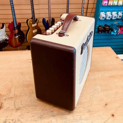 Danelectro Nifty Fifty 15w Solid State Guitar Combo Amp image 3