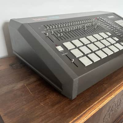 Linn 9000 Integrated Digital Drums / Midi Keyboard Recorder 1984-1986 - Dark Grey image 7