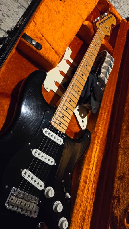 ギター fender custom shop 56 strato caster NOS Fender Custom Shop 1956 Stratocaster NOS Fiesta Red - SonoTone Strings