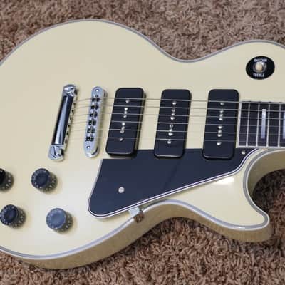 Video! 2018 Gibson 3 P90 Les Paul Custom M2M Vintage White image 12