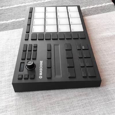 Native Instruments Maschine Mikro MKIII, with software image 4
