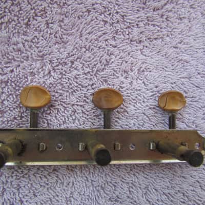 Kluson No Line 3 On A Strip Tuning Machines Bass Side Only 1950's Original Buttons But Need Replaced image 3