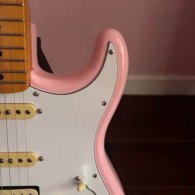 Squier Classic Vibe '50s Stratocaster HT 2025 With HSS V-MOD II Loaded Pickguard Pickups Present - Shell Pink image 18