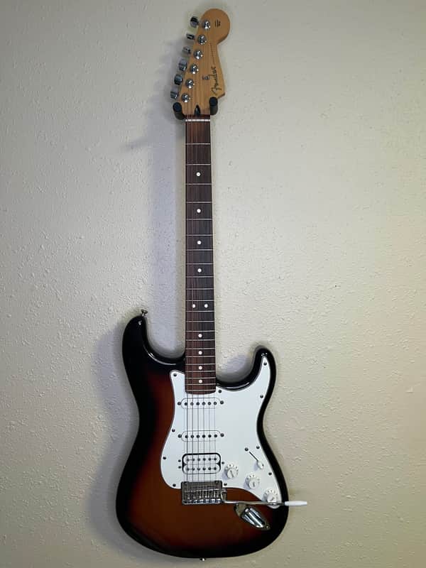 Fender Player Stratocaster HSS with Pau Ferro Fretboard 2020 - 3-Color Sunburst