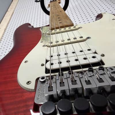 Fender Stratocaster MIJ 1992-1993 - Red Made in Japan Original Contour Body w/Synchronized Tremolo image 6
