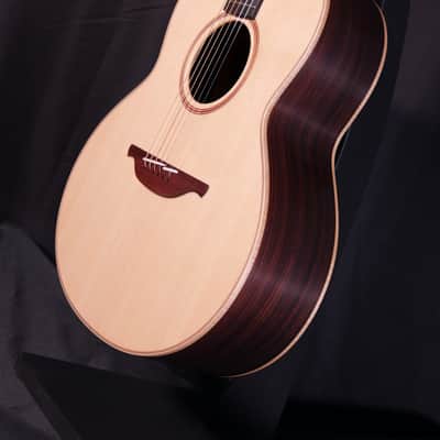 Lowden F-32 image 5