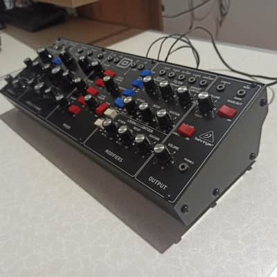 Behringer Model D Analog Synthesizer 2018 - Present - Black image 4
