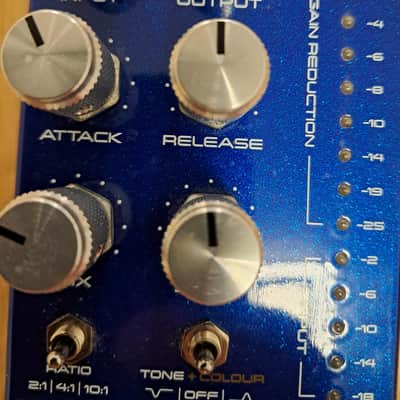 Empress compressor bass pedal Blue sparkle Early 2020s image 5