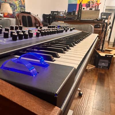 Dave Smith Instruments Poly Evolver 61-Key 4-Voice Polyphonic Synthesizer 2005 - 2011 - Blue with Wood Sides image 2
