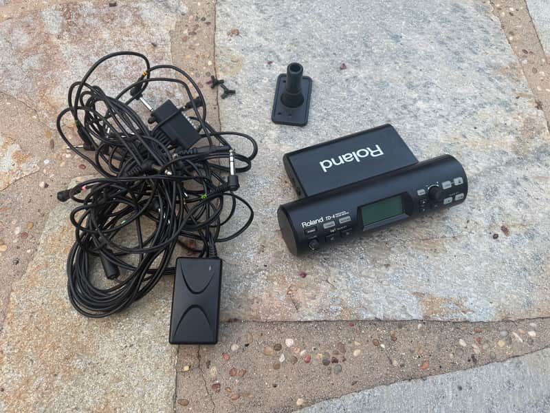 Roland TD-4 V Drum Percussion Sound Module with MANUAL image 1