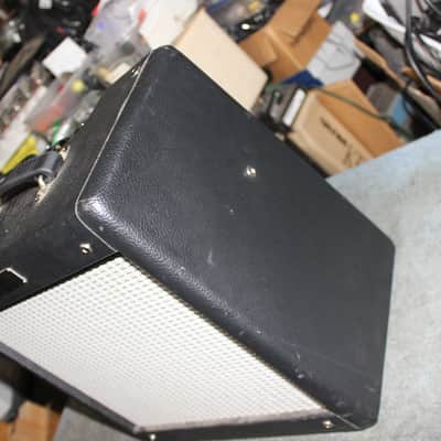 Fender Pro Junior III/ 15 Watt 1x8" Tube Combo image 5