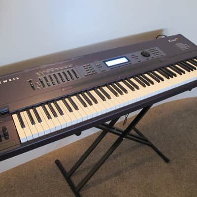 Kurzweil K2600XS 88-Key Digital Sampling Workstation Synthesizer
