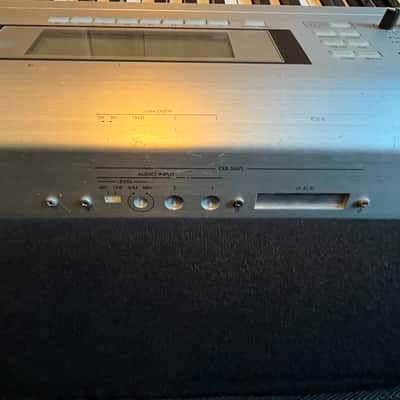 Korg Triton LE 88-Key 62-Voice Polyphonic Workstation 2000 -2002 - Silver image 8