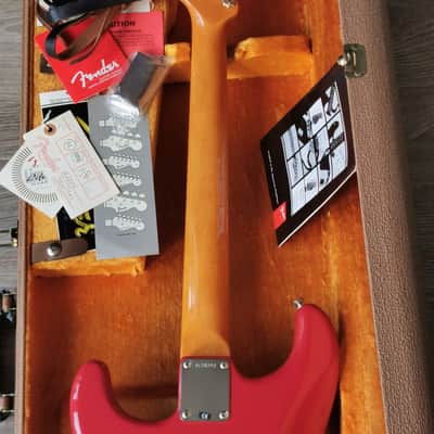 Fender Mark Knopfler Stratocaster Unplayed Early Serial# Darker Red Ultimate Collectable image 12
