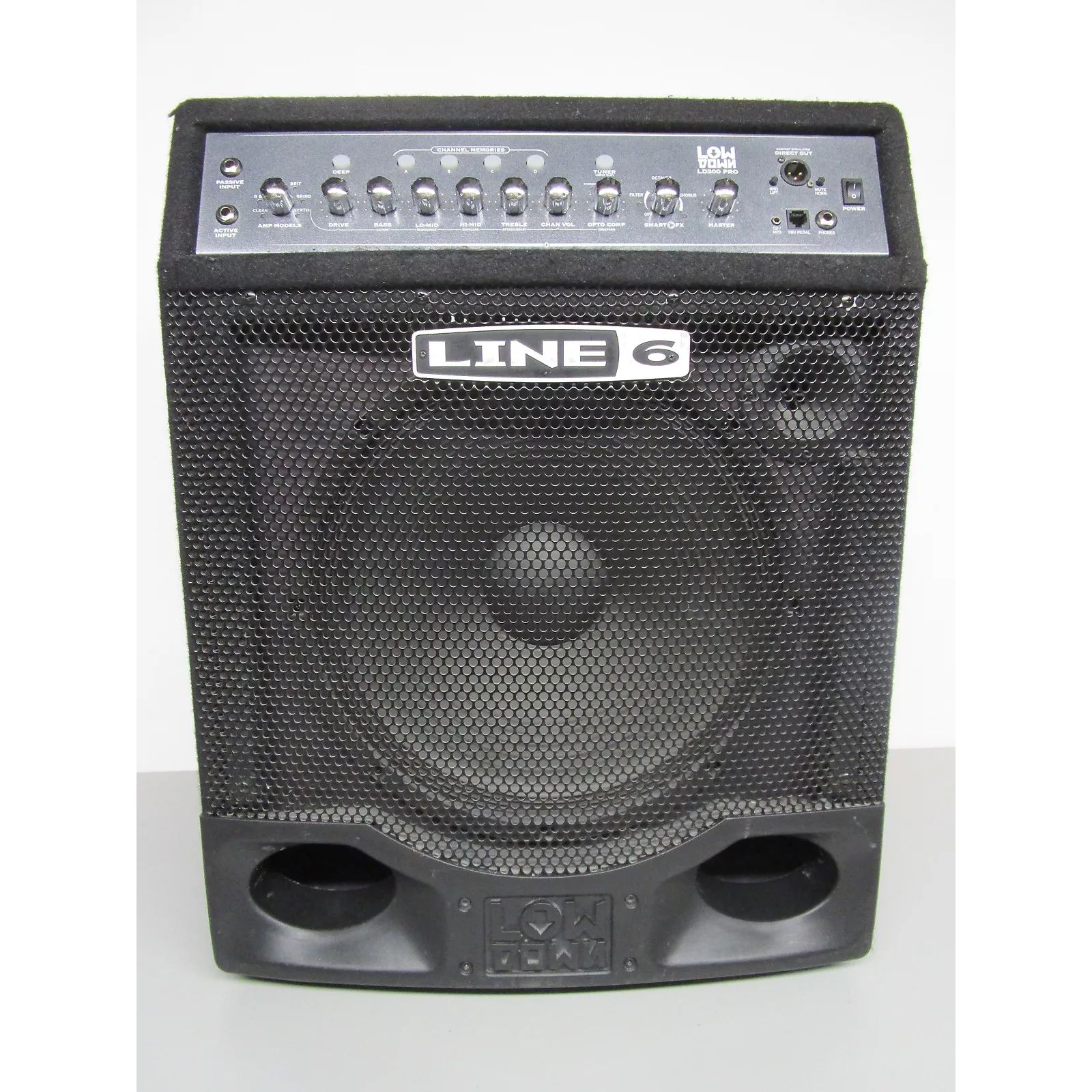 LINE6 LD300pro ベースアンプ　300W 大出力 Line 6 LowDown LD300 Pro Combo Bass Amp 888365336534 | Musician's