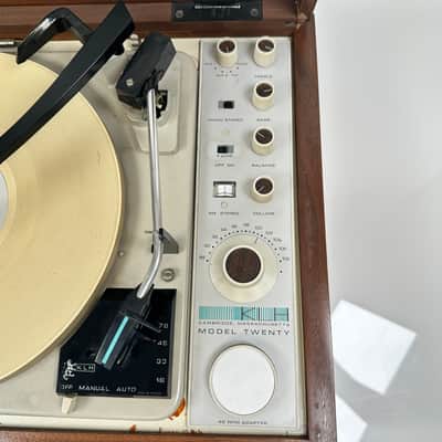 KLH Model Twenty Stereo Turntable Receiver image 11