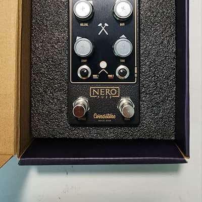 CORNERSTONE Gladio Double Preamp Effects Pedal - Versatile Tone
