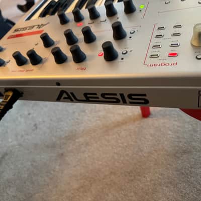 Alesis Ion 49-Key Analog Modeling Synthesizer 2000s Silver image 7