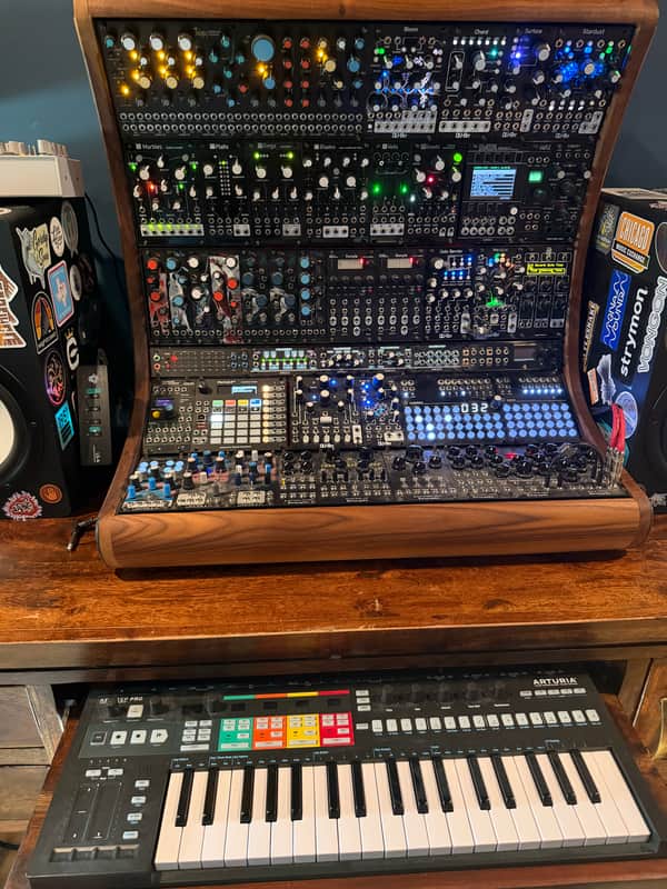 Immagine Modular Masterpiece 10 Years in the Making [48 Modules, Custom Case, Cables, Power, Keystep Pro...] - 1