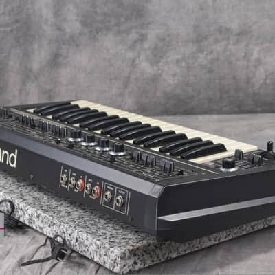 Roland SH-2 Analog Synthesizer w/Hard case in Very Good condition image 8