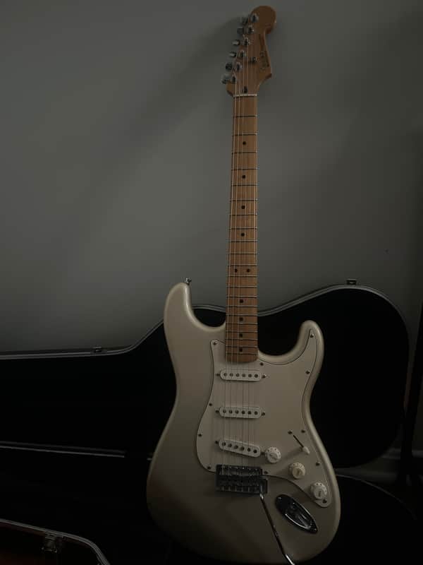 Fender 60th Anniversary Limited Standard Stratocaster with Maple Fretboard 2006 - Blizzard Pearl image 1