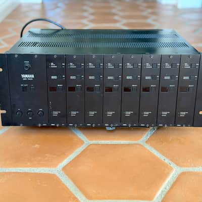 Yamaha TX816 8-Module FM Synthesizer 1984 - Black