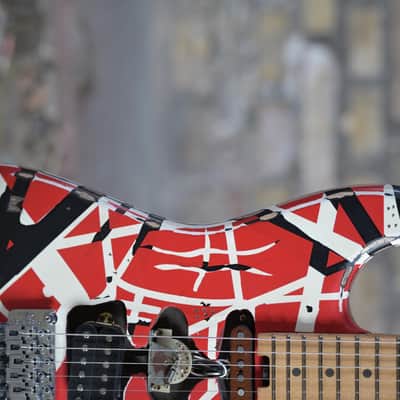 EVH Striped Series Frankenstein™ Frankie - Red with Black Stripes Relic image 4