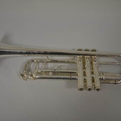 Trompeta Bach Stradivarius 72 estrella Corporation plateada como nueva image 4