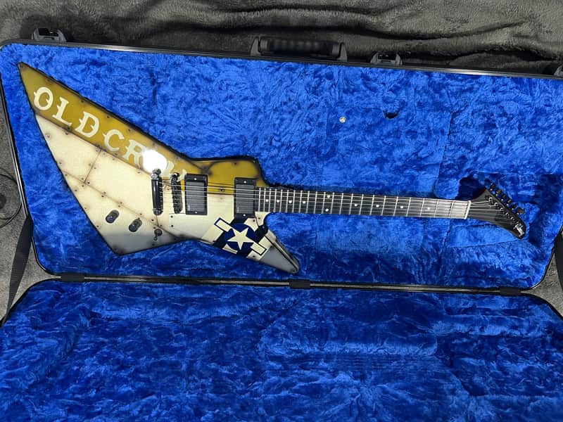 Gibson Explorer '76 1997 Old Crow - Custom Paint WW2 airplane