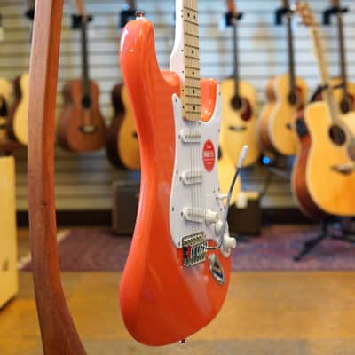 Squier Limited Edition Squier Sonic Stratocaster Electric Guitar Fiesta Red image 2
