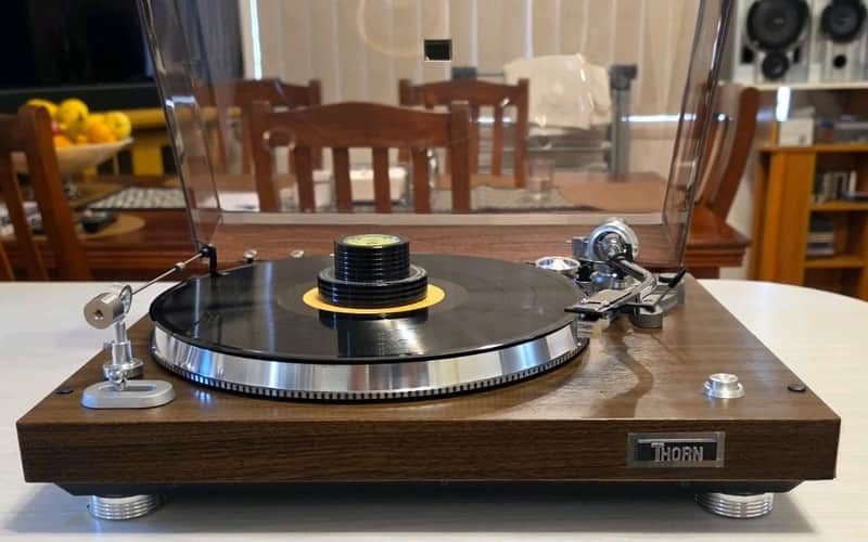 VINTAGE THORN RESTORED TURNTABLE/33/45 SPEED/CHROME STYLE