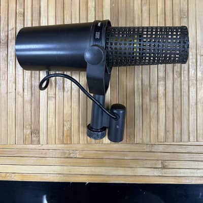Shure SM7 Cardioid Dynamic Microphone 1980s - Black image 1