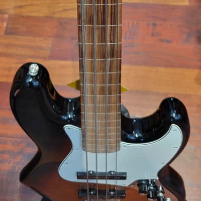 Fender Lined Fretless Player Jazz Bass 2019 - 3 color Sunburst image 3
