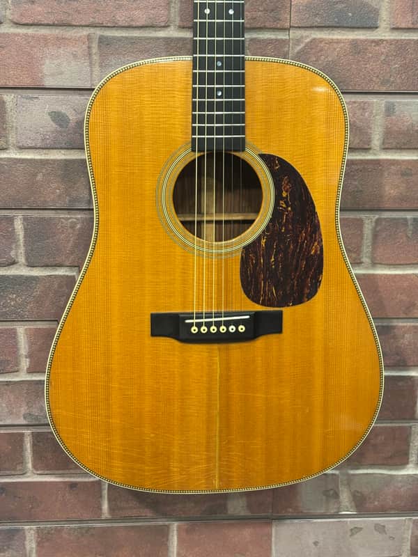 Martin HD-28 2000