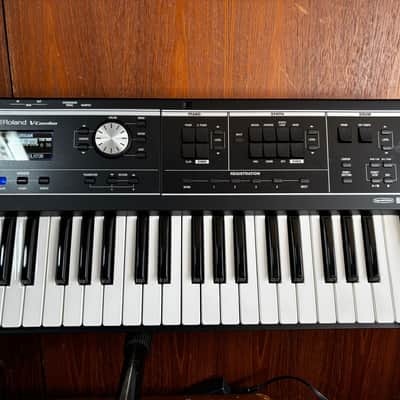 Roland V-Combo VR-09-B 61-key Stage Performance Keyboard w/ box image 3
