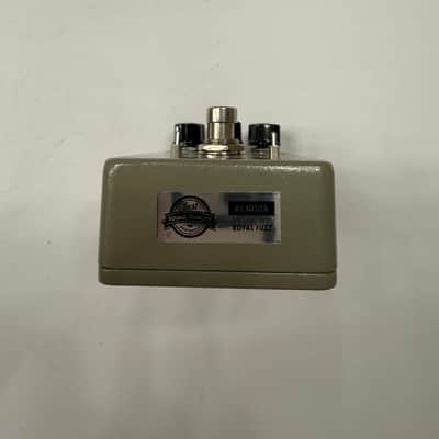 CKK Electronic Royal Fuzz Distortion Rare Guitar Effect Pedal + Original Box image 8