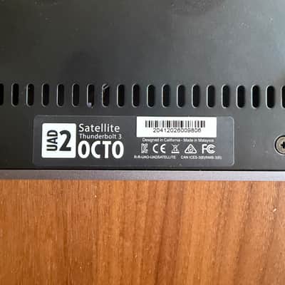 Universal Audio UAD-2 Satellite Thunderbolt 3 OCTO Core Desktop DSP Accelerator 2019 - Present - Gray image 3