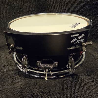 Yamaha Musashi 5.5x12 Snare Drum - Black Gloss image 3