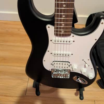Squier Debut Stratocaster HSS 2025 - Matte Black - WITH gig bag image 4