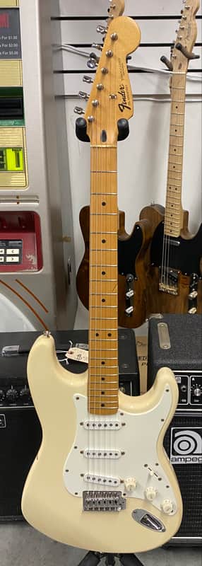 1995 Fender Squier Series Stratocaster image 1