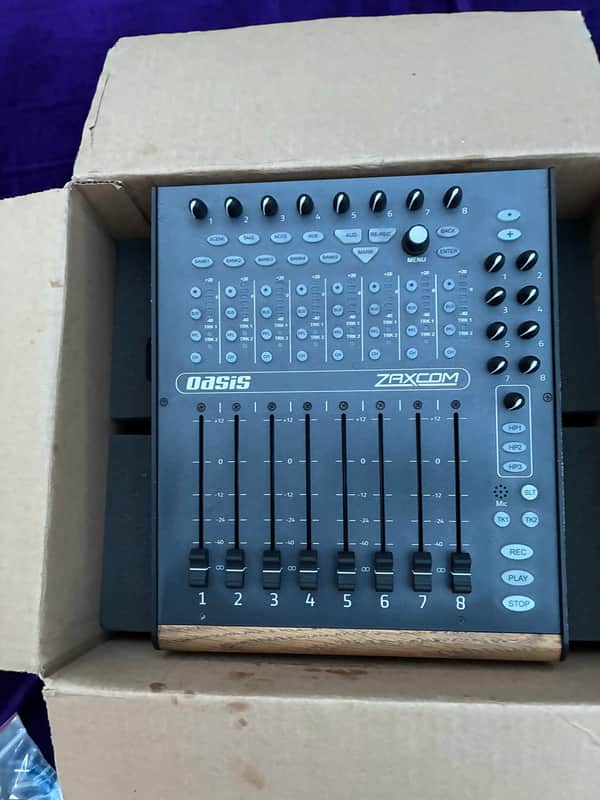 Zaxcom Oasis 8 Control Surface image 1