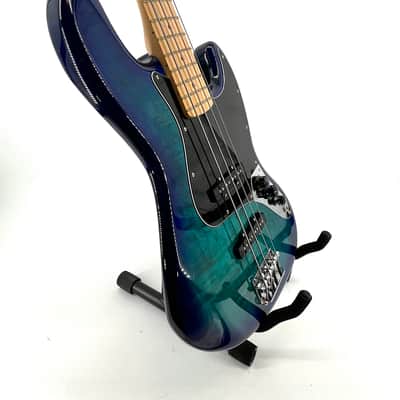 Fender Player Jazz Bass Plus Top with Maple Fretboard 2022 - Blue Burst image 2
