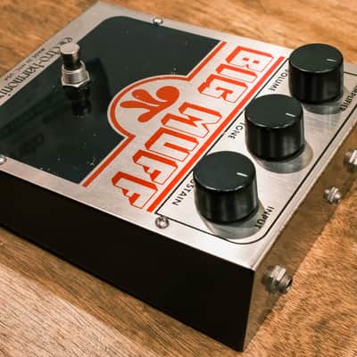 Electro-Harmonix Big Muff Pi 2000 - Present - Silver / Black / Red image 3