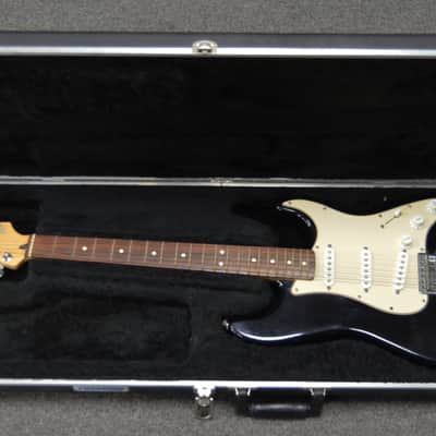 Fender Stratocaster Standard 2005 Electric Guitar MIM w/ HSC – Used 2005 - Black image 15
