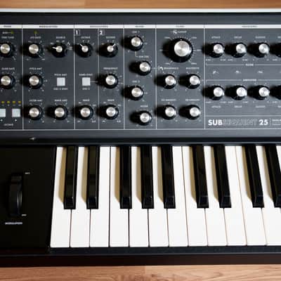 Moog Subsequent 25 Analog Synth